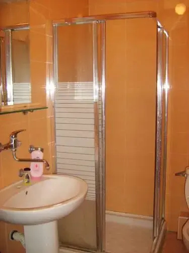 Marina Rooms