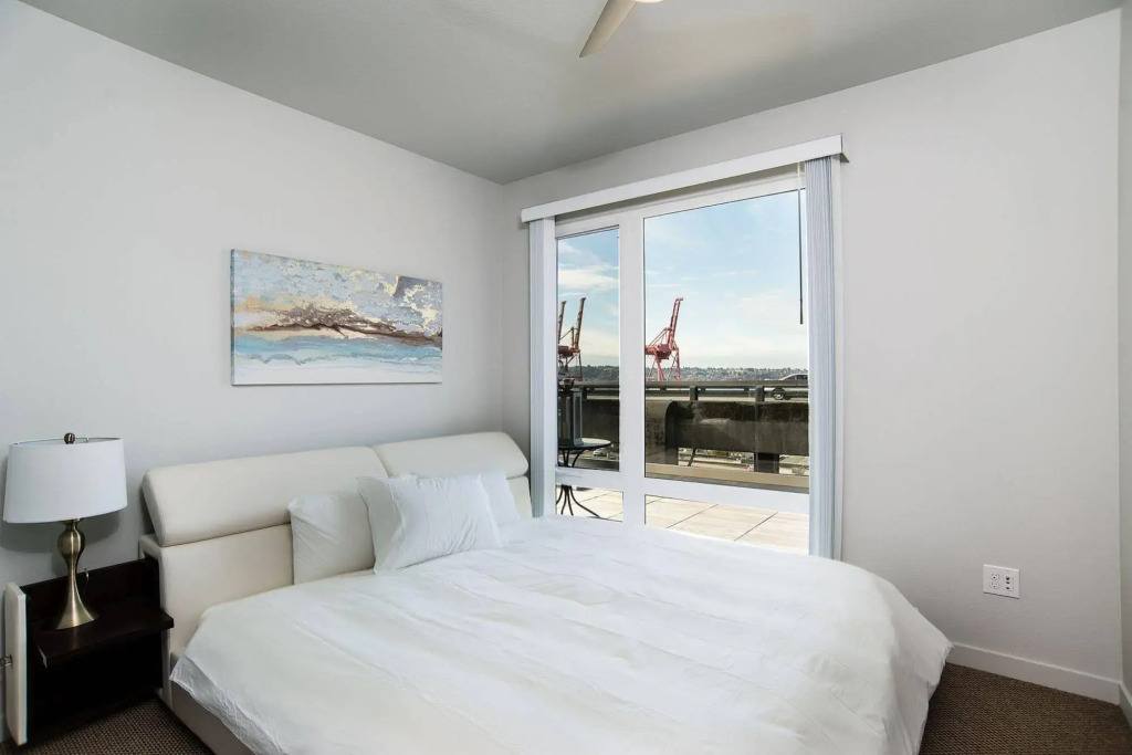 Upscale Apartments in Stadium District