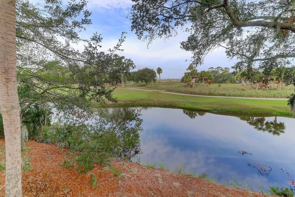 22 Twin Oaks