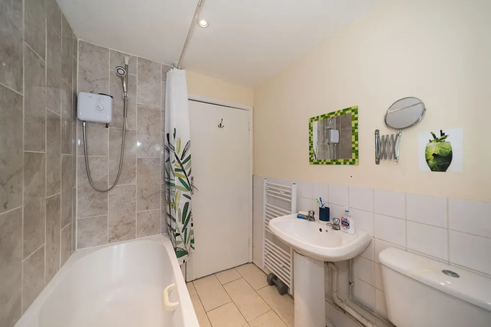 London Victoria Park 2 Bed Apt