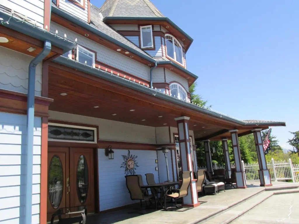 The Mansion Inn