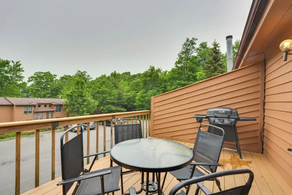 Oakland Vacation Rental < 1 Mi to Deep Creek Lake!