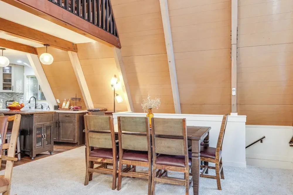 3 Mi to Calaveras Big Trees: Cabin w/ Fire Pit!