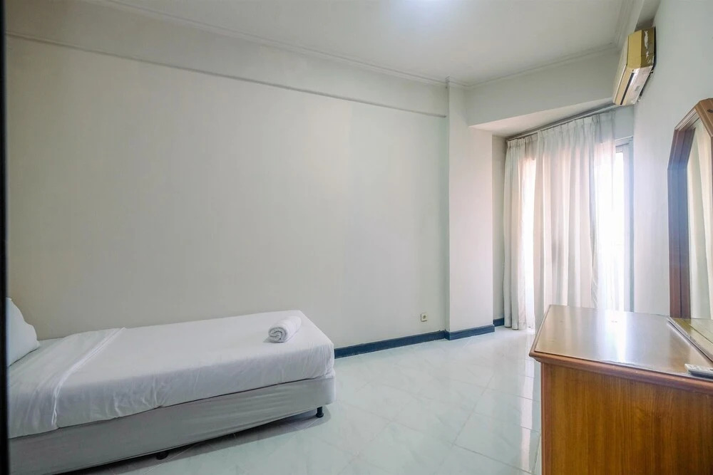 Spacious and Strategic 3Br Kondominium Juanda Apartment