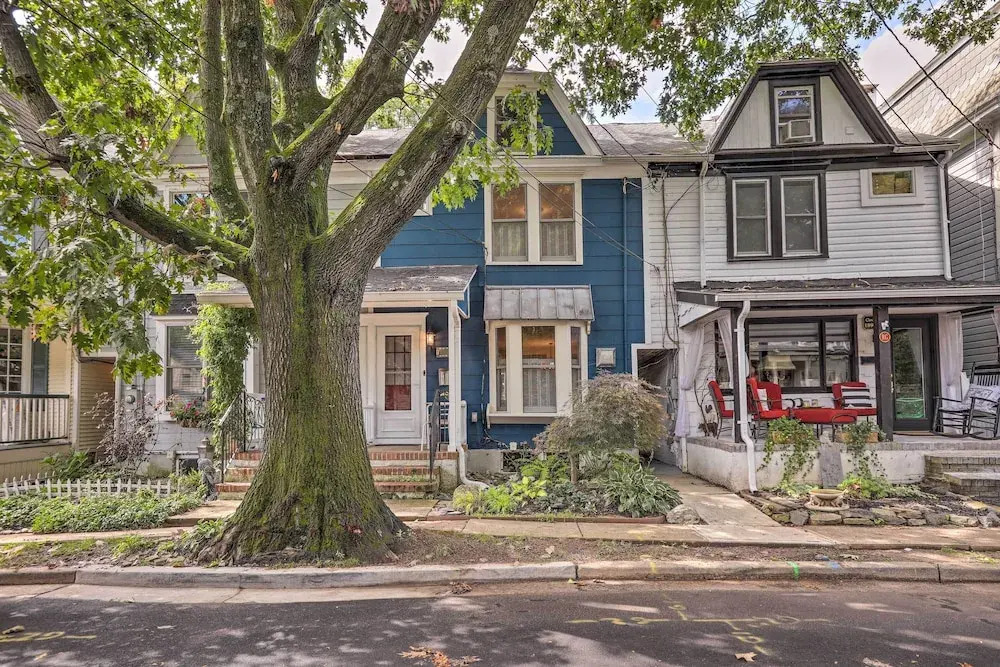 Charming Lambertville Retreat - 1 Mi to River!