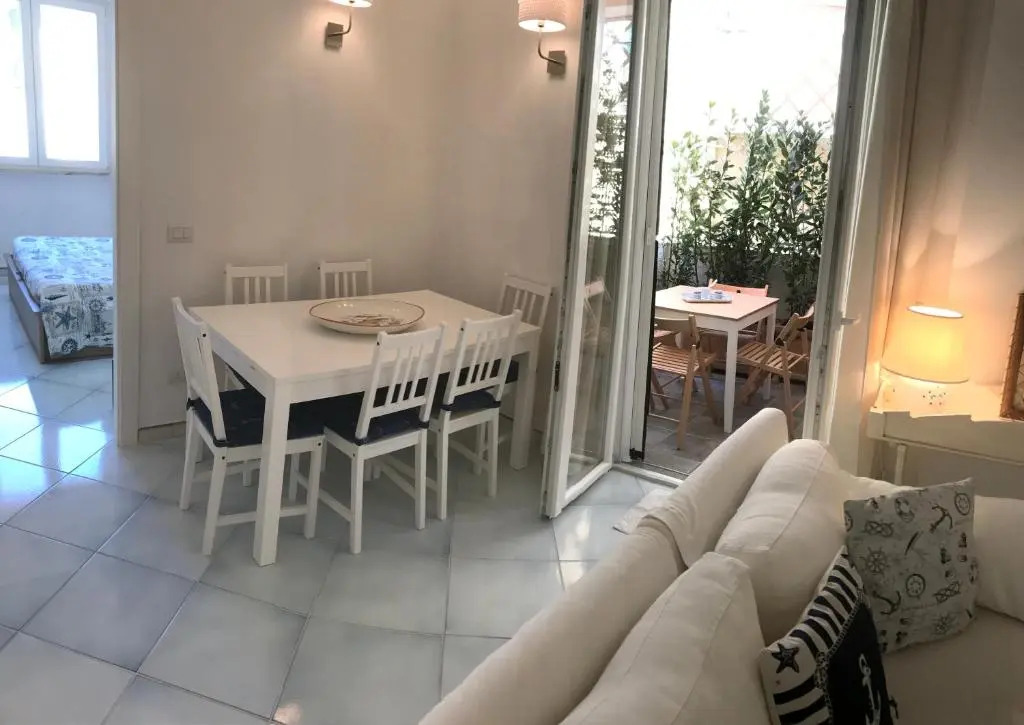 delizioso appartamento con terrazzetta