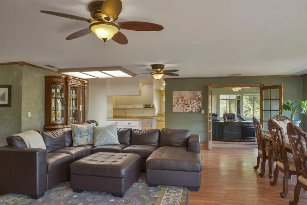 Black Oak Manor