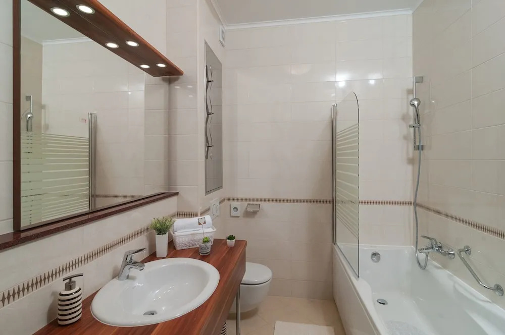 Luxury Rooms Near the Beach3