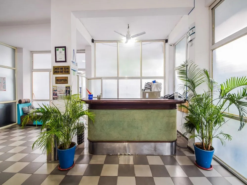 OYO 23539 Hotel Sapphire