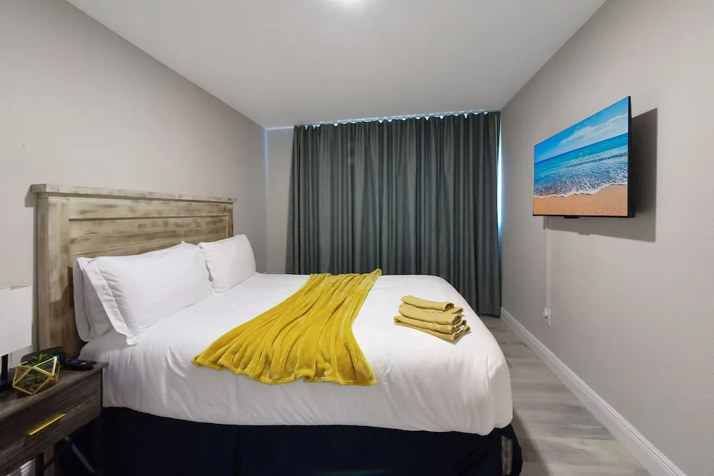 Palm Cove Motel