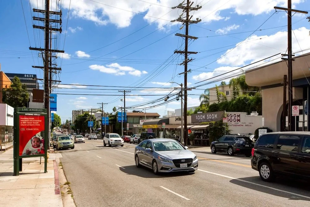 Awesome Beverly Hills A+ Penthouse Unit Across From Cedars Sinai! (BW-5)