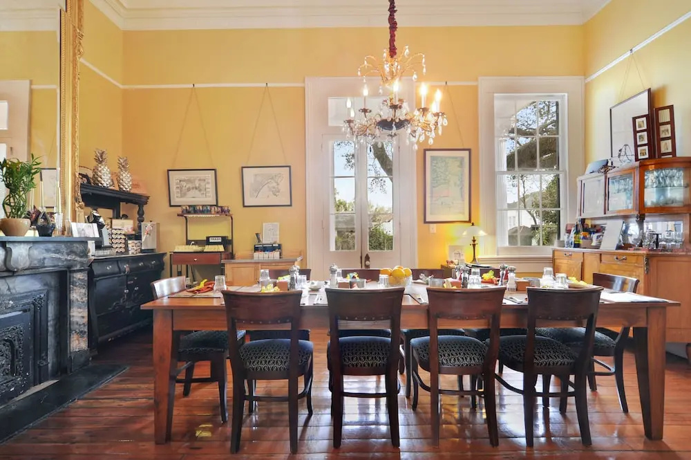 Ashtons Bed and Breakfast