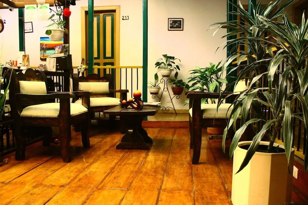 Hotel Geranios