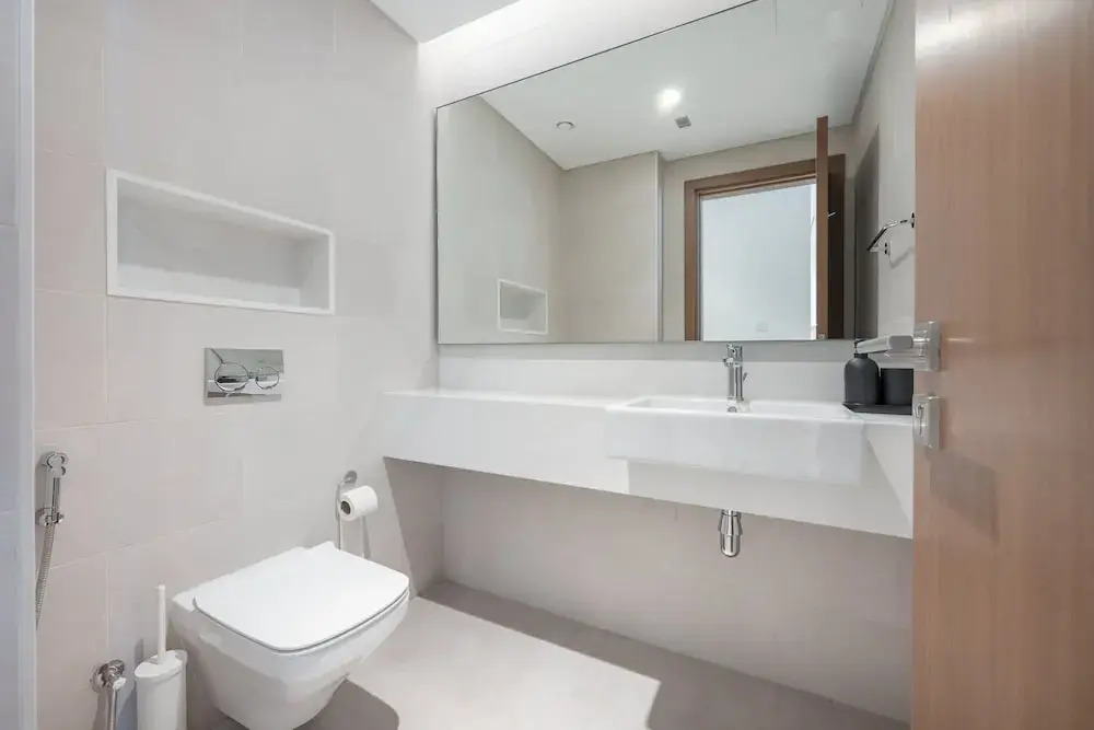 Elegant Relaxing 3-bedroom Apartment in Perfect Location at Canal Front 6