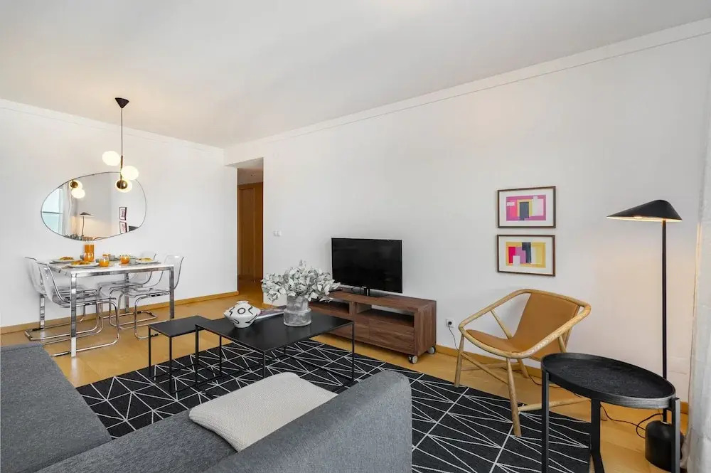 Panoramic Living W/ Elevator, Ac, Garage Perfect For Families & Business Travellers