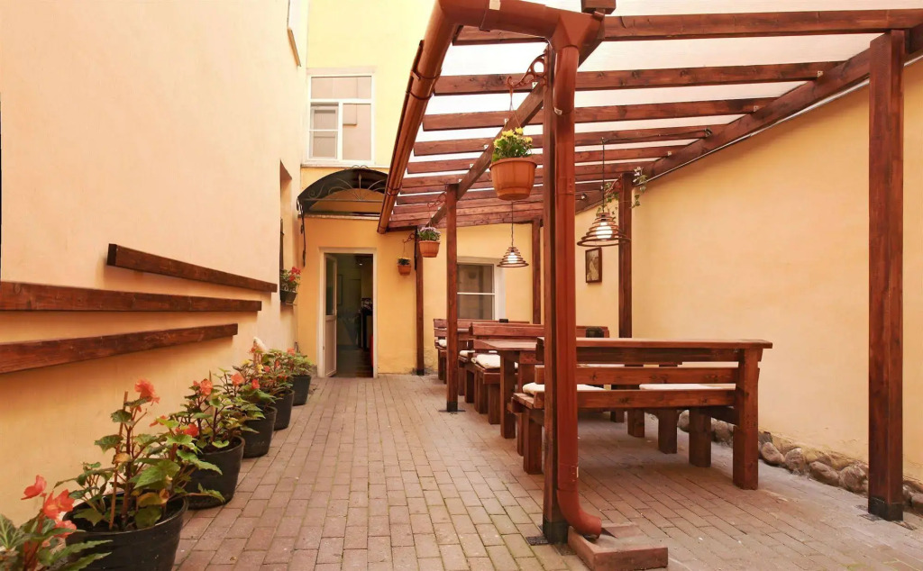 Austrian Yard at Furshtatskaya 16
