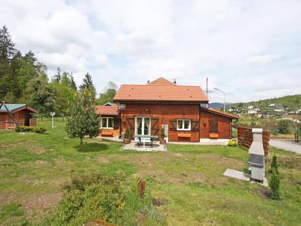 Chalet en bois avec jardin, proche ski et randonnée, équipé pour 8 pers. à Vagney, Vosges - FR-1-589-283