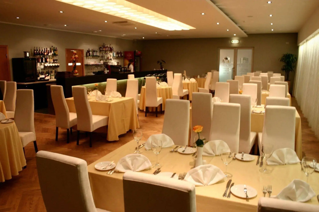 Raadimõisa Hotell