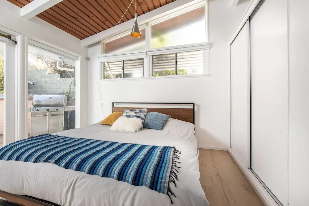 Mid-mod Pool Home With Palm Springs Vibe 2bdr