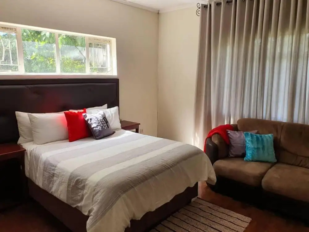 Immaculate 3 Bedroomed Guesthouse in Ilanda - 2041