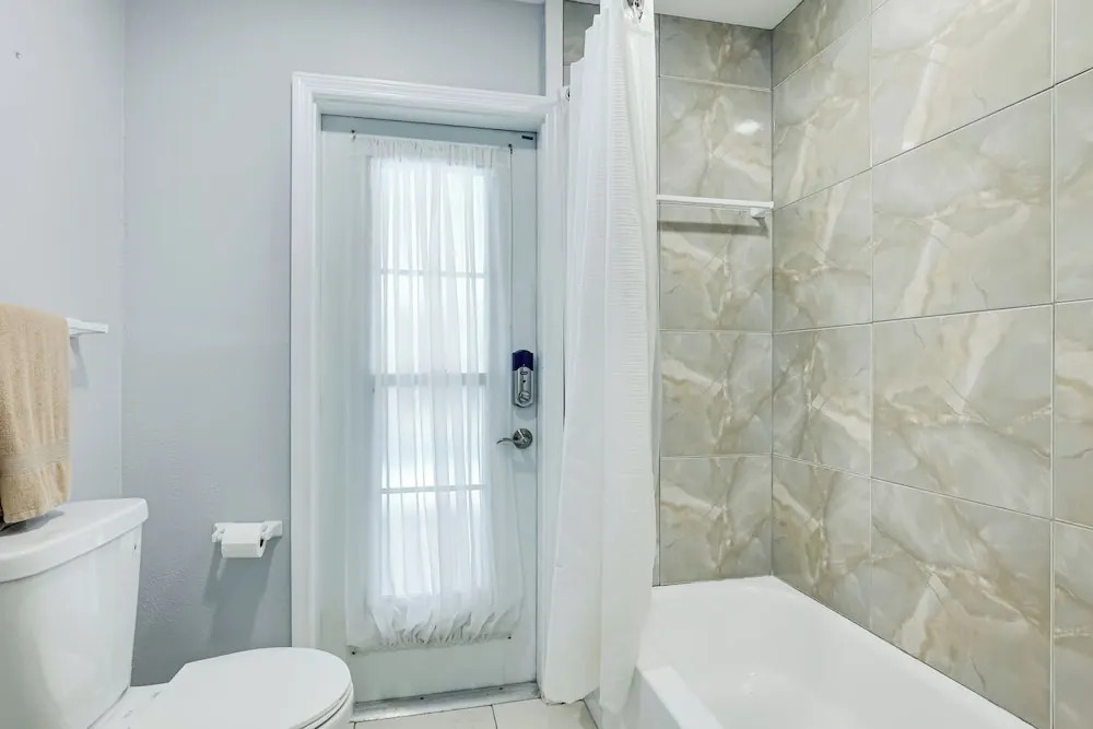 5 Mi to Busch Gardens Tampa Bay: Villa w/ Pool