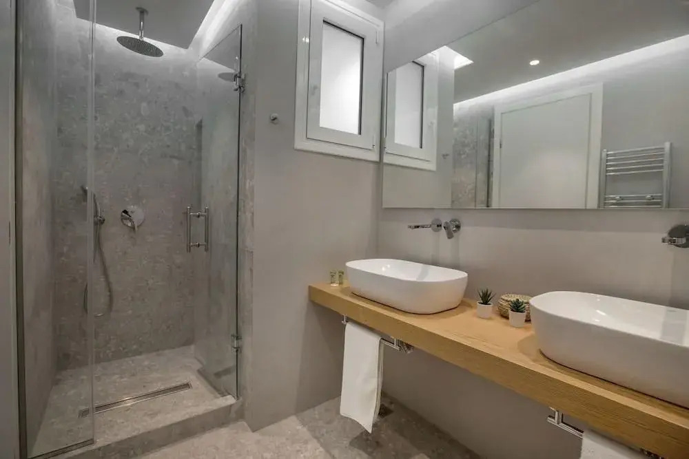 Nikis Suites Syntagma-Plaka 2 by GHH