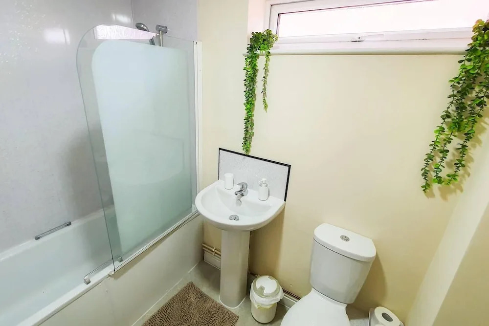 Charming 2-bed Apartment in Stroud