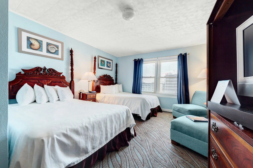 Beach Plaza Hotel