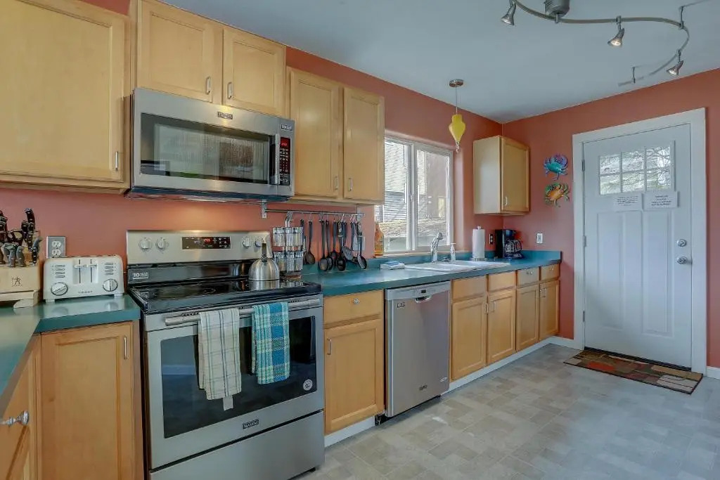 Kite Beach Lookout 3 Bedrooms 2 Bathrooms Home