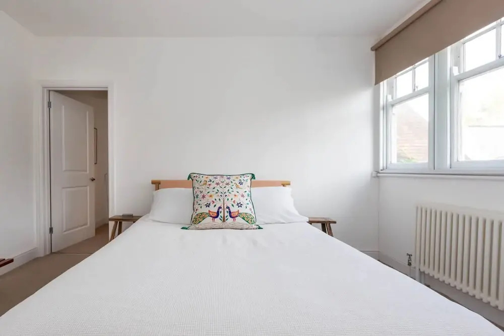 Bright 1 Bedroom Flat Near the Tube