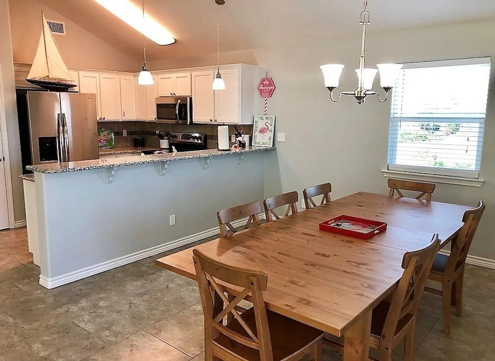 Flamingo Haven 3 Bedrooms 2 Bathrooms Home