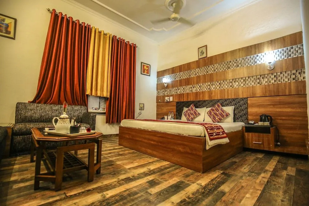 Hotel Goverdhan Palace