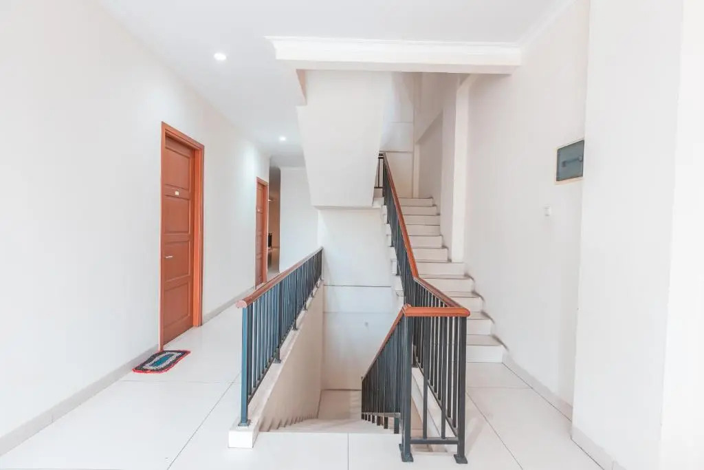 RedDoorz near Hive Bekasi Harapan Indah