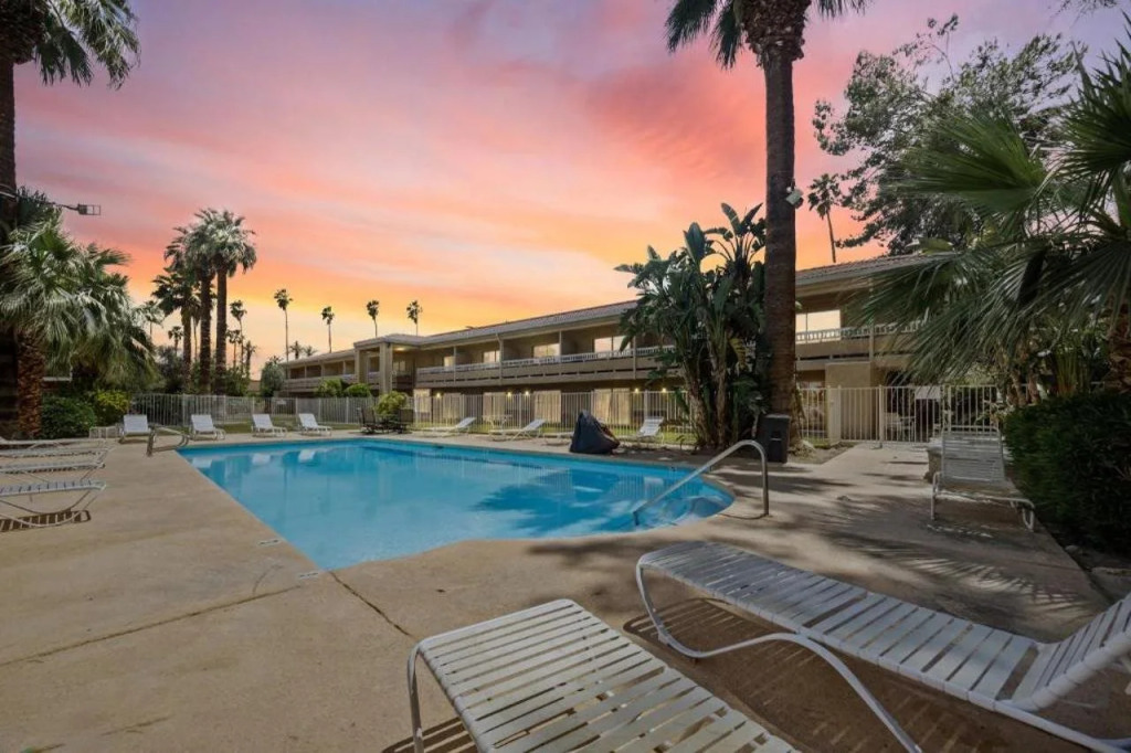 Sol Springs Inn