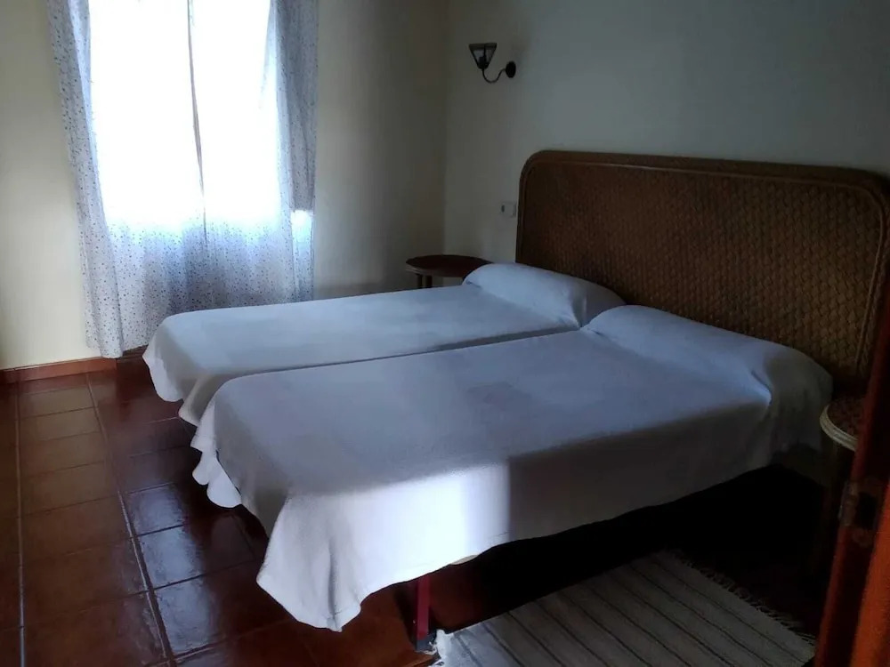 Apartamentos Rurales La Regatina