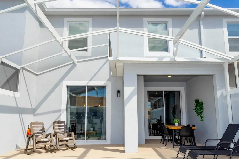 1112 CD - Glam 4BR Townhome, Pool