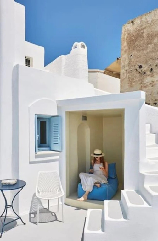 Melpomeni's cycladic house with terrace