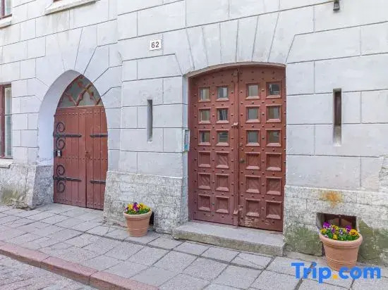 Stay in a real medieval tower (lower floors)