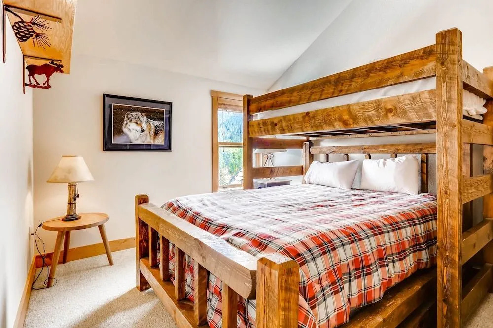 Red Hawk Townhome 2350