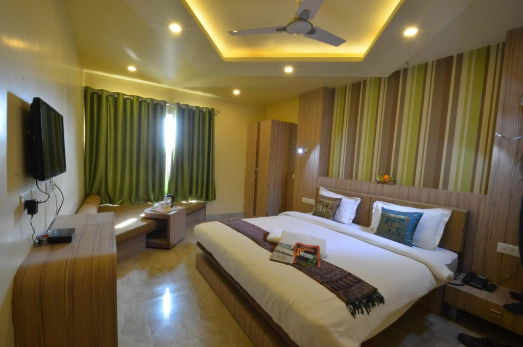 OYO Premium Assi Ghat