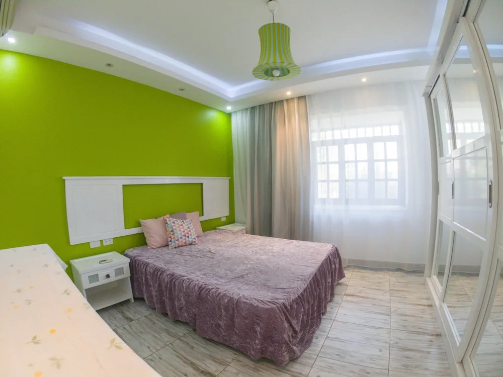 One Bedroom Apart Deep Purple by Pool