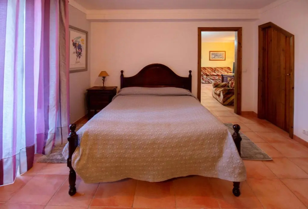 House With 4 Bedrooms in Porto de Mós, With Wonderful Lake View, Pool