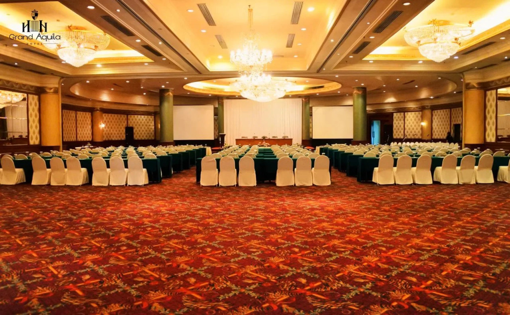 Grand Aquila Hotel