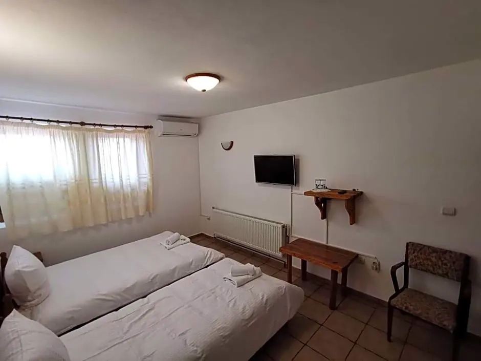 Hotel Pri Chakara