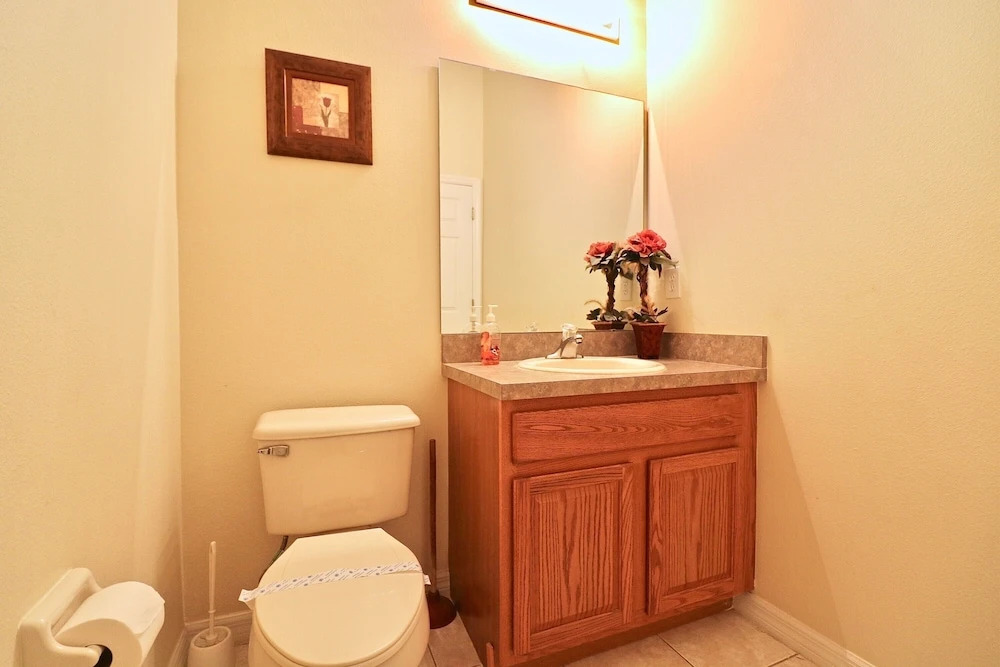 Perfect Large Gated Home w/ Pool Near Golf Course