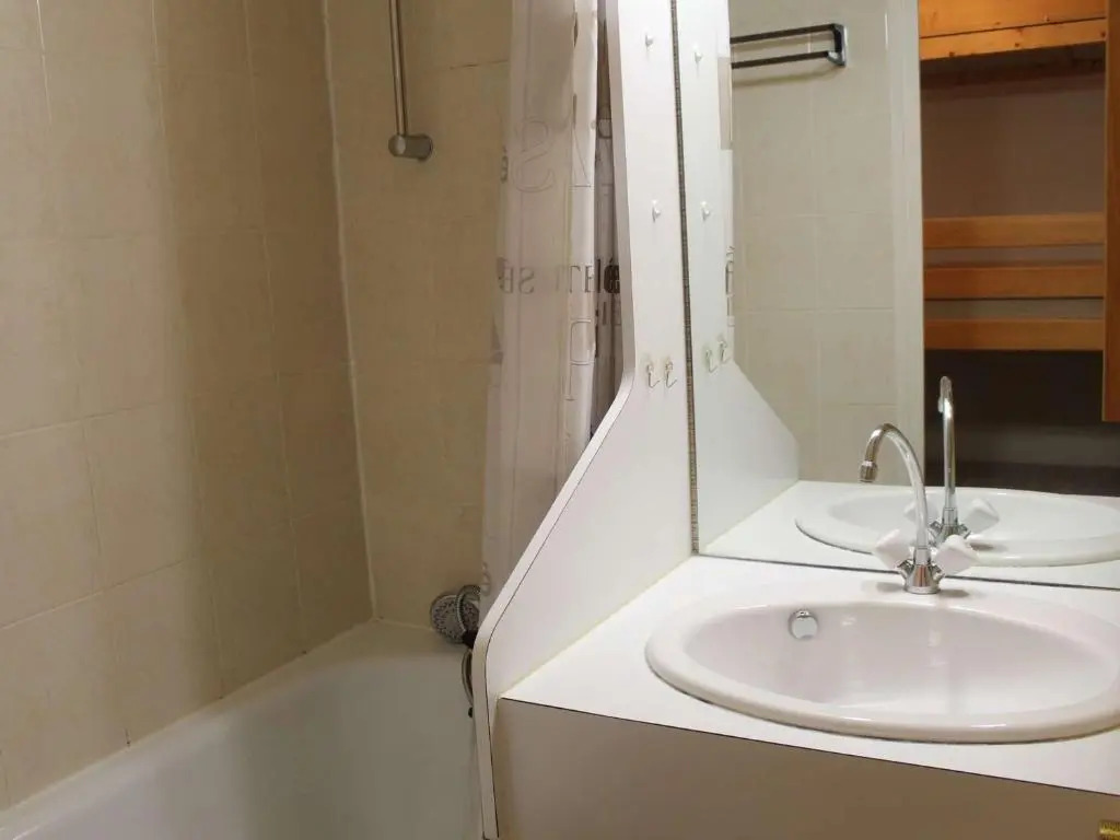 Appartement Vars, 1 pièce, 4 personnes - FR-1-330B-4