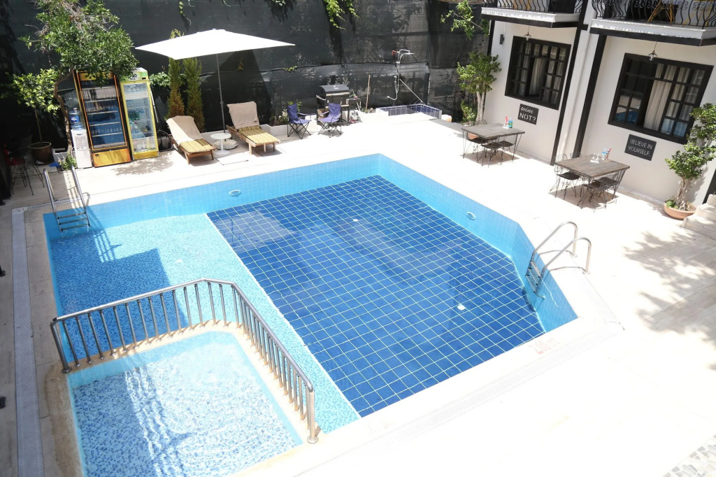 Derin Luxury Hotel