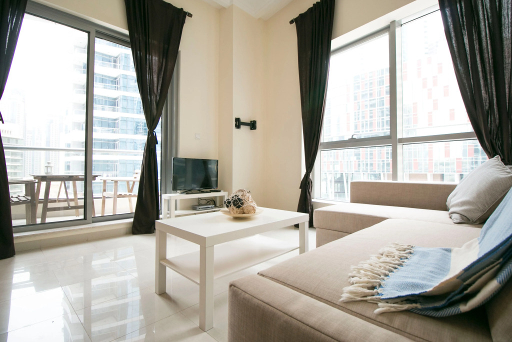 Stylish Apt In Heart Of Marina 5' Walk To Beach