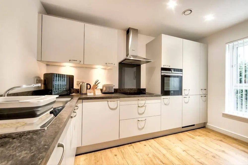 Stylish 2 Bed Apartment, With Easy Access To The City Centre
