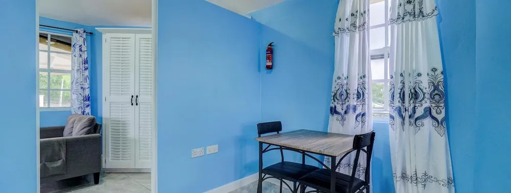 Your quaint home just steps from beach